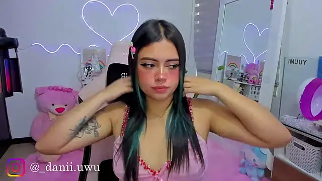 Snapshot of CuteDani_ chatting on March 10, 2026, 2:54 pm CuteDani online show from March 10, 2026, 2:54 pm