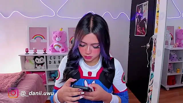 CuteDani  online show from January 18, 2025, 3:05 pm