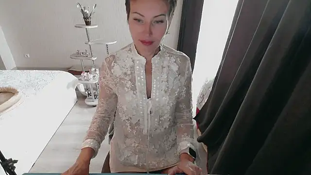 Snapshot of dear_mia_ chatting on June 6, 2026, 10:09 am dear mia online show from June 6, 2026, 10:09 am