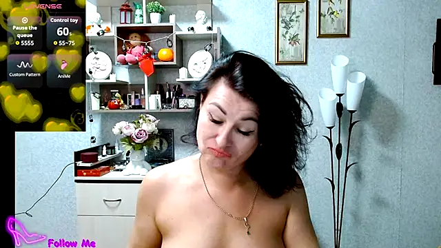 BeatriksS online show from October 9, 2025, 4:07 pm