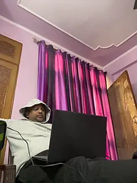 Dick 6inches online show from November 23, 2025, 5:06 am