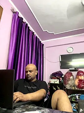 Dick 6inches online show from October 15, 2025, 2:58 pm