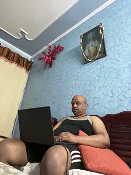 Dick 6inches online show from April 8, 2026, 12:12 am