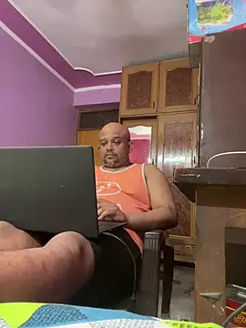 Dick 6inches online show from April 19, 2026, 6:14 am