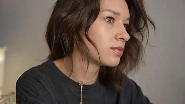 Snapshot of VivianLy_ chatting on January 24, 2025, 8:44 am VivianLy online show from January 24, 2025, 8:44 am