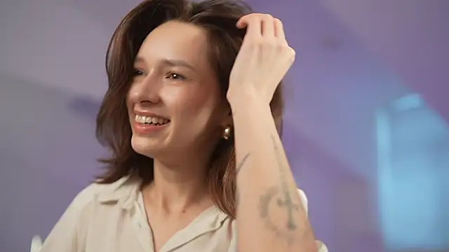 Snapshot of VivianLy_ chatting on January 9, 2025, 11:03 am VivianLy online show from January 9, 2025, 11:03 am