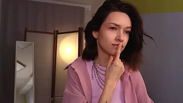 Snapshot of VivianLy_ chatting on February 27, 2025, 9:50 am VivianLy online show from February 27, 2025, 9:50 am