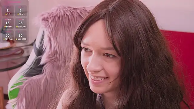 VivianLy  online show from April 20, 2026, 10:29 am