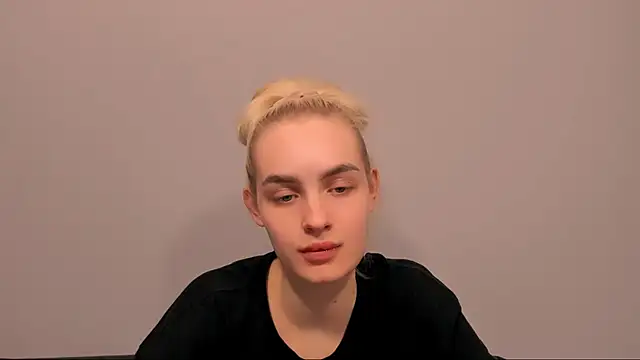 OliviaKisss online show from February 22, 2026, 7:04 pm