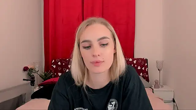 Snapshot of OliviaKisss chatting on February 8, 2025, 3:52 am OliviaKisss online show from February 8, 2025, 3:52 am