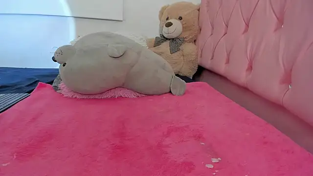  ashley doll online show from January 14, 2025, 7:43 pm