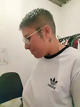 Snapshot of Yessi_rousse chatting on November 3, 2025, 11:19 pm Yessi rousse online show from November 3, 2025, 11:19 pm