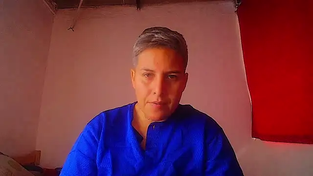 Snapshot of Yessi_rousse chatting on October 8, 2025, 3:02 pm Yessi rousse online show from October 8, 2025, 3:02 pm