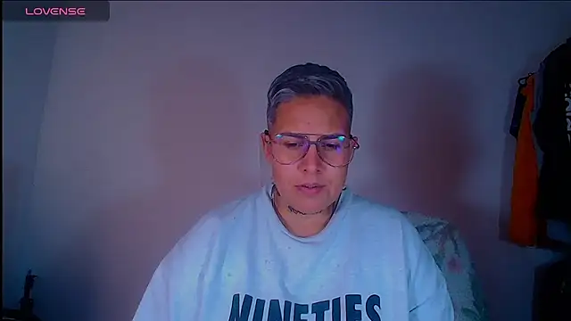 Snapshot of Yessi_rousse chatting on November 26, 2025, 7:25 pm Yessi rousse online show from November 26, 2025, 7:25 pm