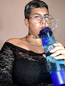 Yessi rousse online show from January 11, 2026, 11:33 pm