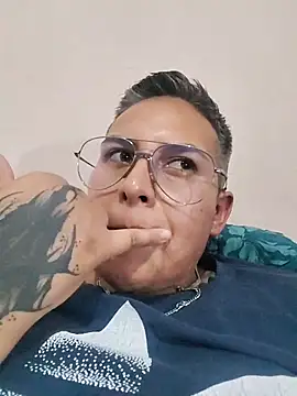 Snapshot of Yessi_rousse chatting on December 1, 2025, 6:14 am Yessi rousse online show from December 1, 2025, 6:14 am