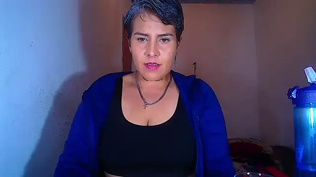 Yessi rousse online show from July 15, 2026, 1:01 am