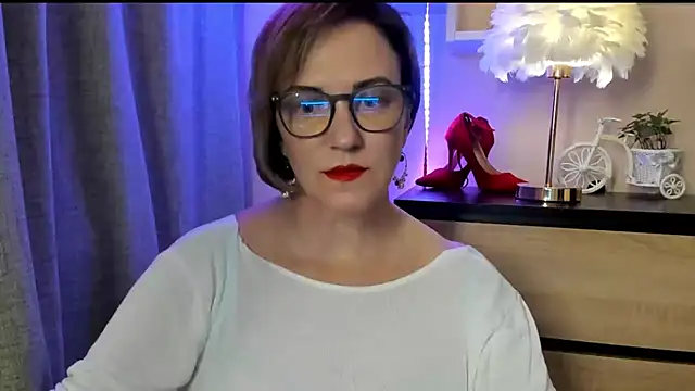 feliziaDesire online show from October 6, 2025, 1:01 pm