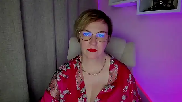 feliziaDesire online show from July 19, 2026, 6:44 am