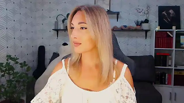 Snapshot of MillaXQueen chatting on July 30, 2026, 3:22 pm MillaXQueen online show from July 30, 2026, 3:22 pm