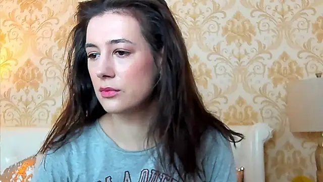 JuliaHunts online show from April 2, 2026, 4:08 am