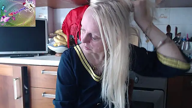 martachatte online show from October 25, 2025, 8:13 am