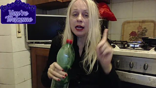 Snapshot of martachatte chatting on January 13, 2026, 5:39 pm martachatte online show from January 13, 2026, 5:39 pm