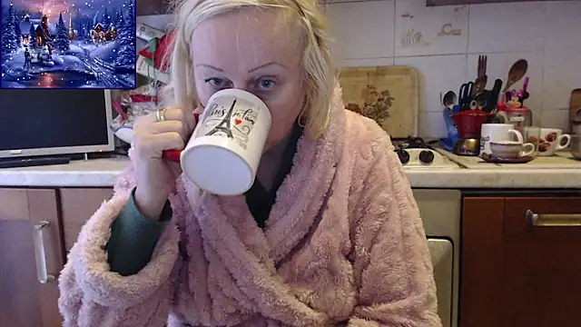 Snapshot of martachatte chatting on January 6, 2026, 7:34 am martachatte online show from January 6, 2026, 7:34 am