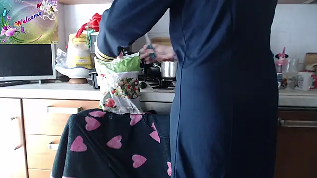 martachatte online show from October 9, 2025, 8:59 am