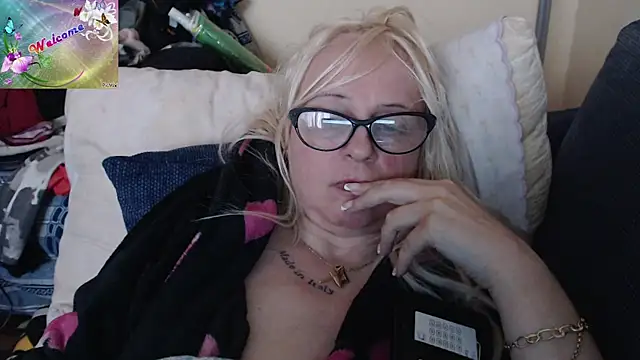 martachatte online show from October 15, 2025, 7:38 am