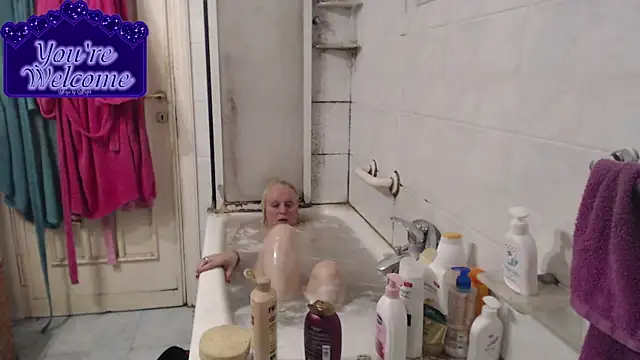 Snapshot of martachatte chatting on February 5, 2026, 9:21 pm martachatte online show from February 5, 2026, 9:21 pm