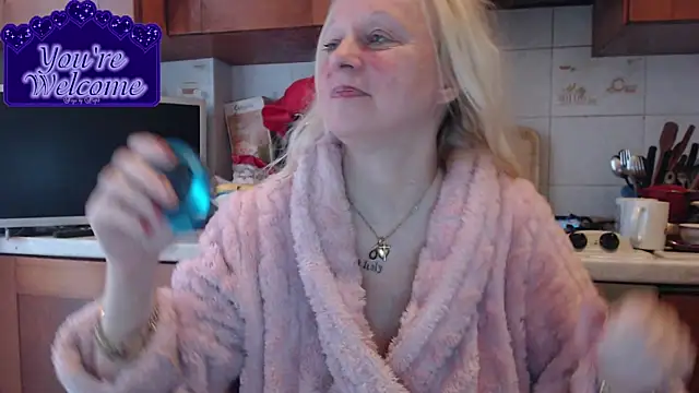 Snapshot of martachatte chatting on March 2, 2026, 7:15 am martachatte online show from March 2, 2026, 7:15 am