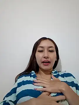 ariel35 online show from October 11, 2025, 5:47 pm