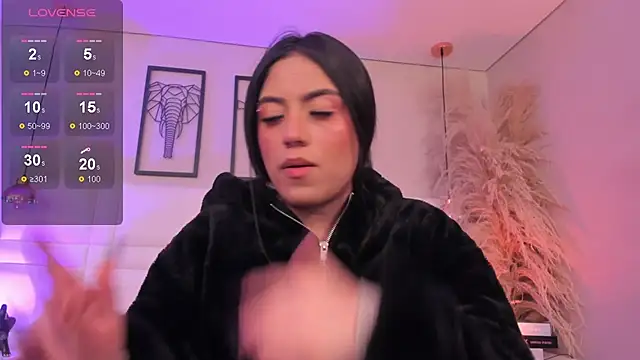 Rebeca jones online show from December 14, 2025, 12:11 pm