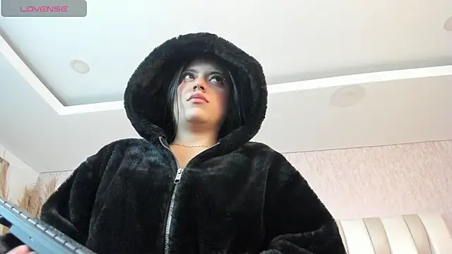 Rebeca jones online show from January 15, 2026, 12:19 pm