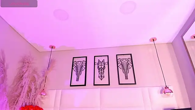 Rebeca jones online show from October 10, 2025, 12:17 pm