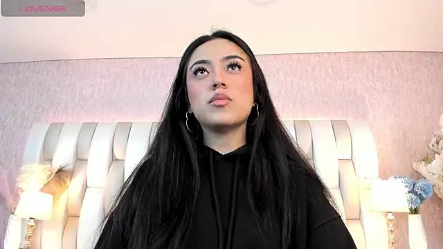 Rebeca jones online show from March 6, 2025, 1:24 pm