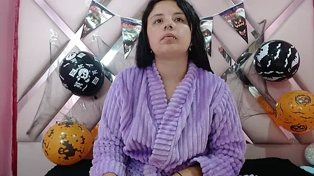 nathaly low1 online show from October 16, 2025, 3:04 am