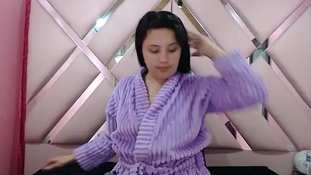 nathaly low1 online show from November 21, 2025, 2:54 am