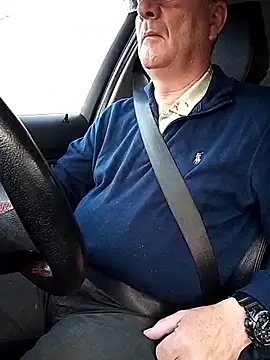 stiffandlubedxh online show from April 16, 2026, 9:39 pm