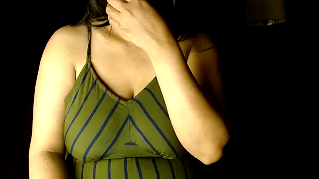 janifer001 online show from March 24, 2026, 12:32 am