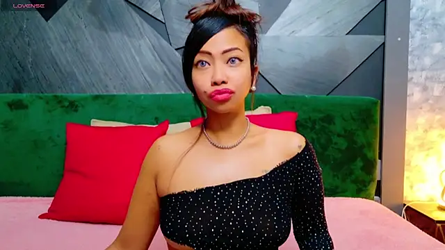 ElyaQuinn online show from October 8, 2025, 6:15 am