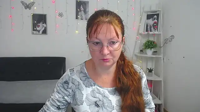 VanessaHotts online show from September 13, 2025, 5:07 am