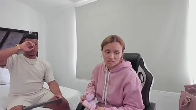 AnnieAndStefan online show from March 11, 2026, 2:33 pm