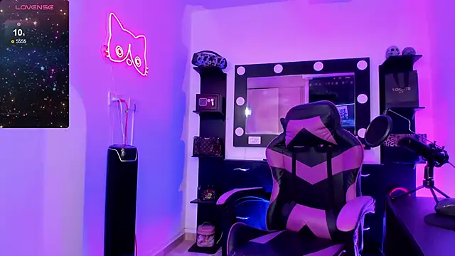 miss kitty online show from February 24, 2026, 12:11 am