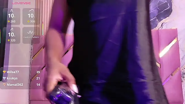 naughty ebonyy online show from November 15, 2025, 2:59 am