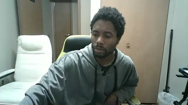 Snapshot of Kim_and_Dee chatting on March 3, 2026, 9:38 am Kim and Dee online show from March 3, 2026, 9:38 am