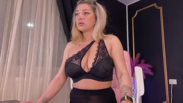 DeeaDiamondd online show from May 2, 2026, 12:16 am