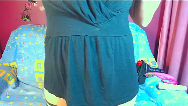 Snapshot of milflovelyxxx chatting on November 28, 2025, 8:25 am milflovelyxxx online show from November 28, 2025, 8:25 am