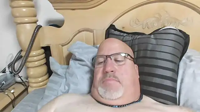 Snapshot of Bigbear0563 chatting on November 10, 2025, 5:40 pm Bigbear0563 online show from November 10, 2025, 5:40 pm